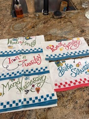 Set of 5White Multi-Color Weekday Kitchen Tea Towels